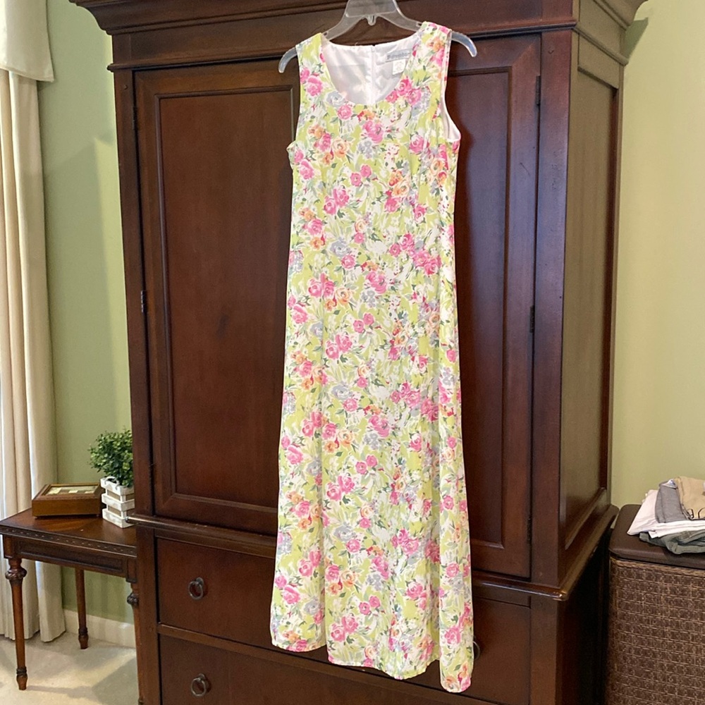 Sleeveless maxi dress